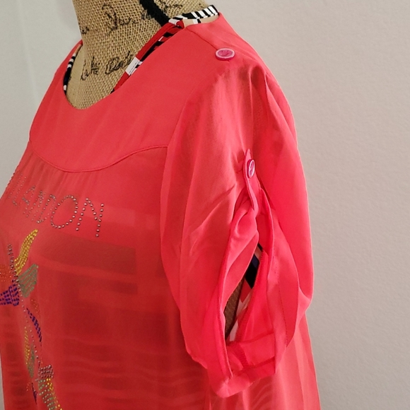 MILANDON red rhinestone stud dragonfly graphic short sleeve top Lrg. - Picture 3 of 10